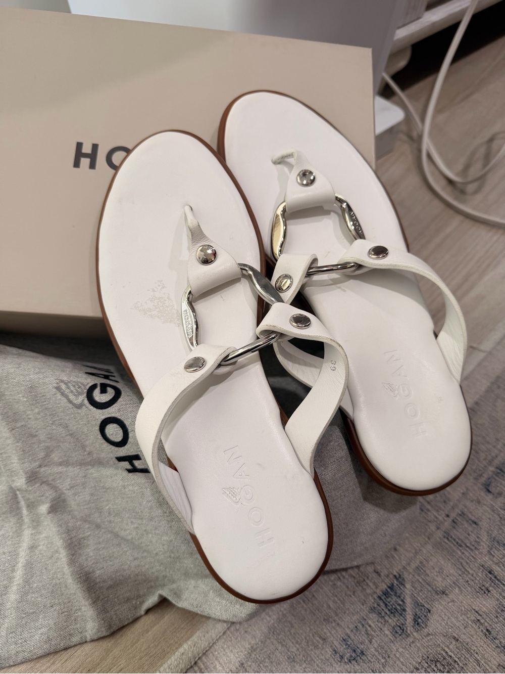 Hogan White Leather Ring-Detail T-Strap Sandals